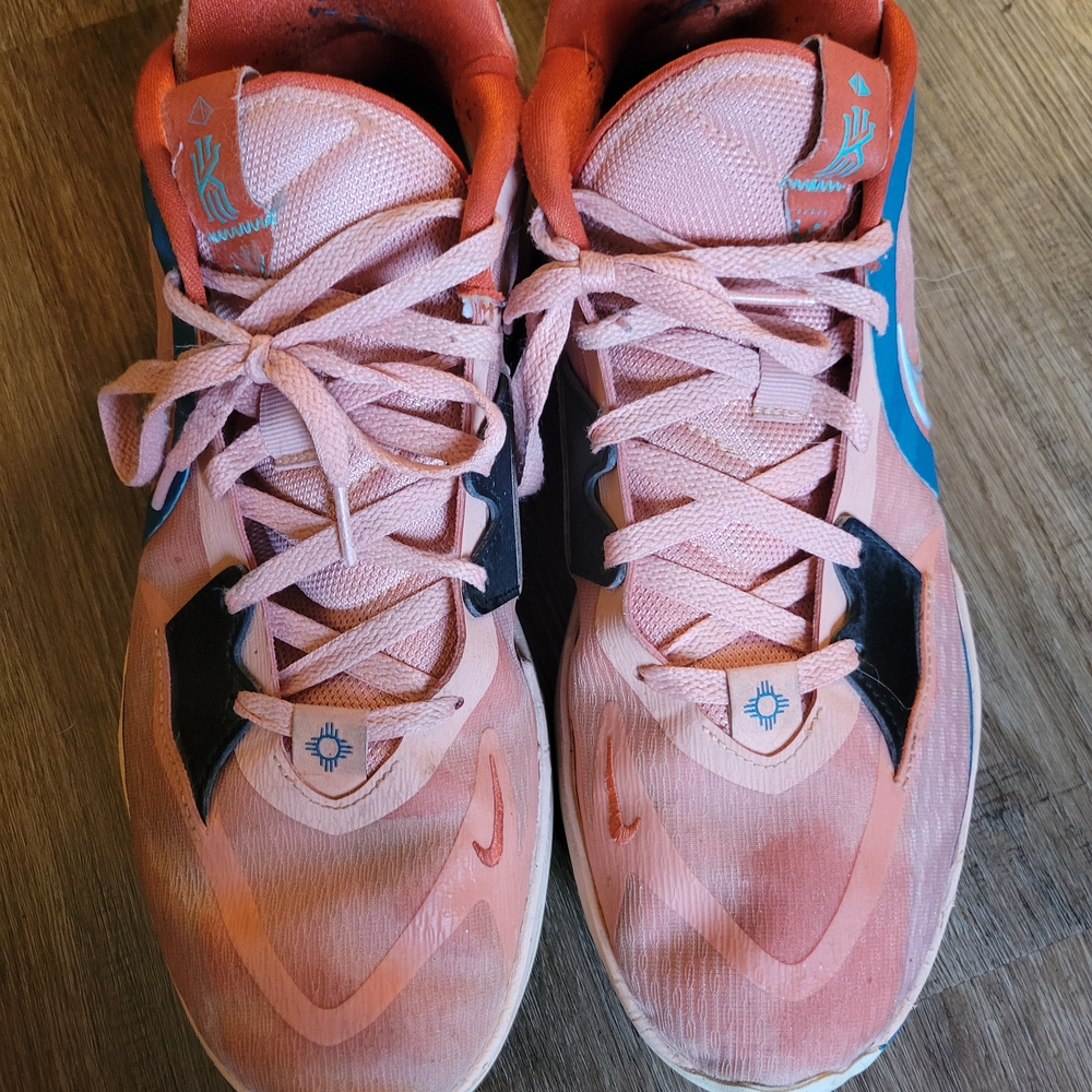 Nike Kyrie Low 5 Light Madder Root - Picture 7 of 7